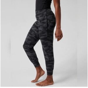 Athleta LIKE NEW Salutation Camouflage Joggers